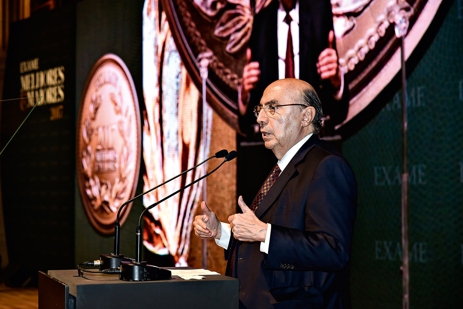 Passou &ndash; Meirelles, no encerramento do evento: a recess&atilde;o ficou para tr&aacute;s