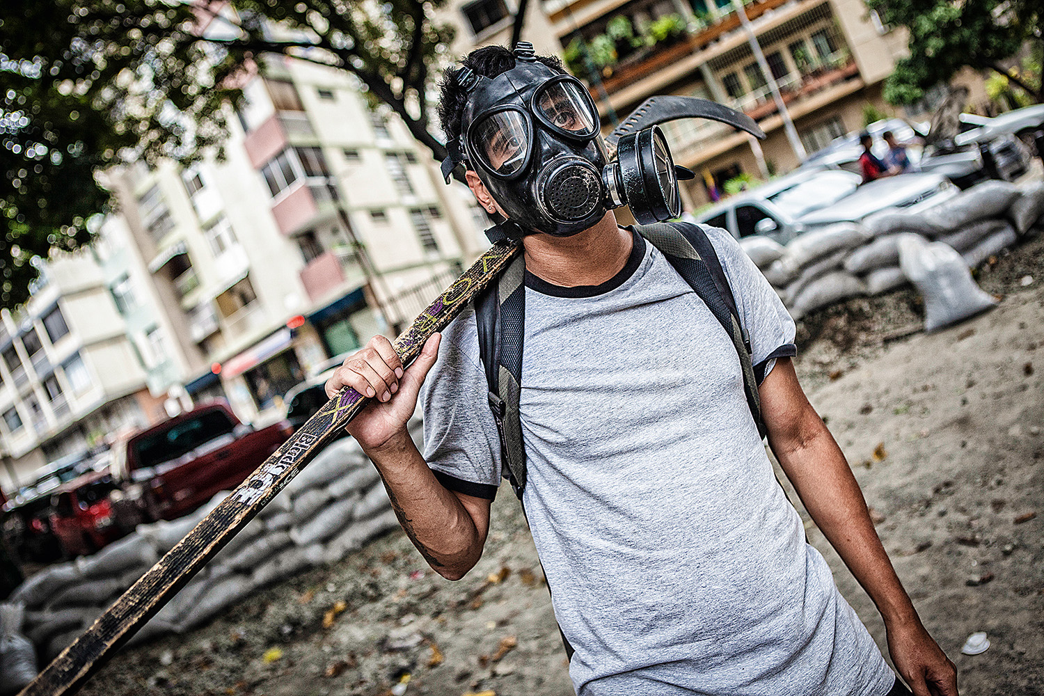 BARRICADA &ndash; Reop, cozinheiro que abandonou o trabalho para se dedicar &agrave; resist&ecirc;ncia, em Bello Monte, Caracas