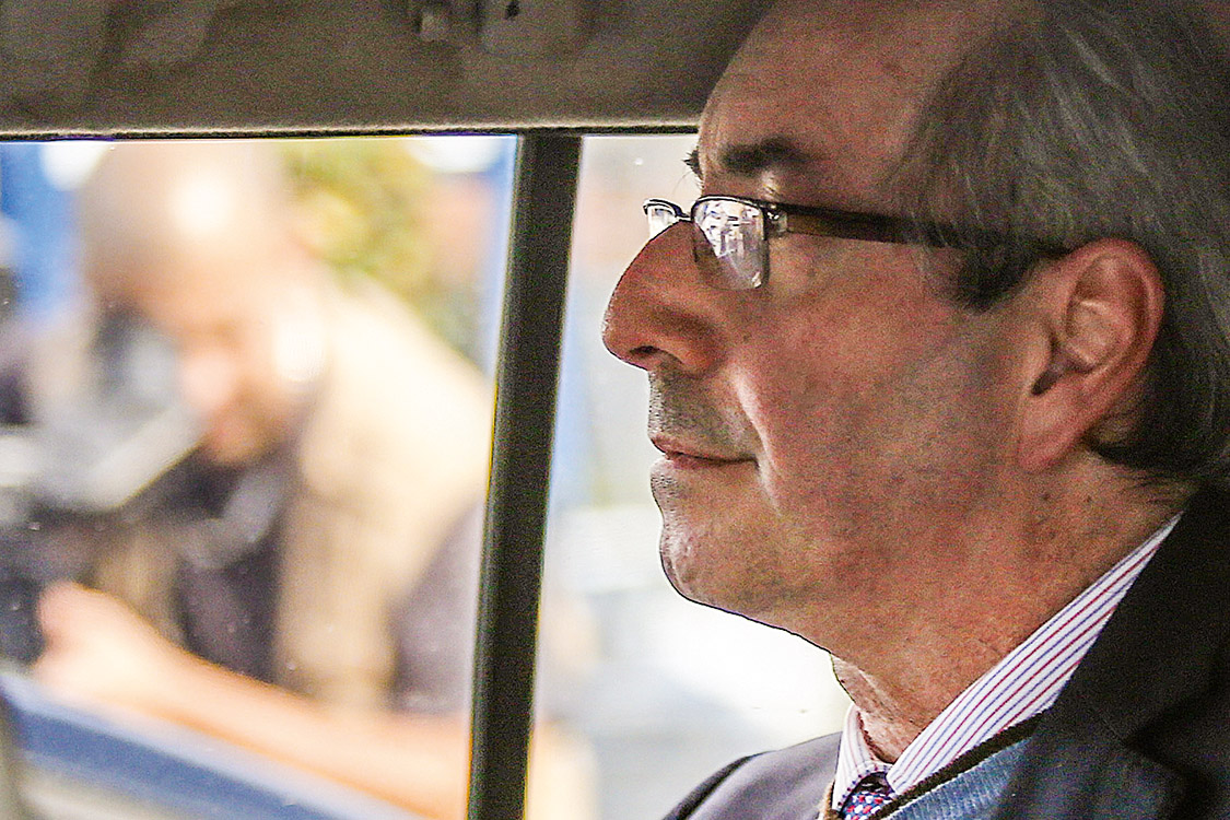 Renda fixa &ndash; Com as informa&ccedil;&otilde;es privilegiadas que recebia da Caixa, Eduardo Cunha achacava os empres&aacute;rios