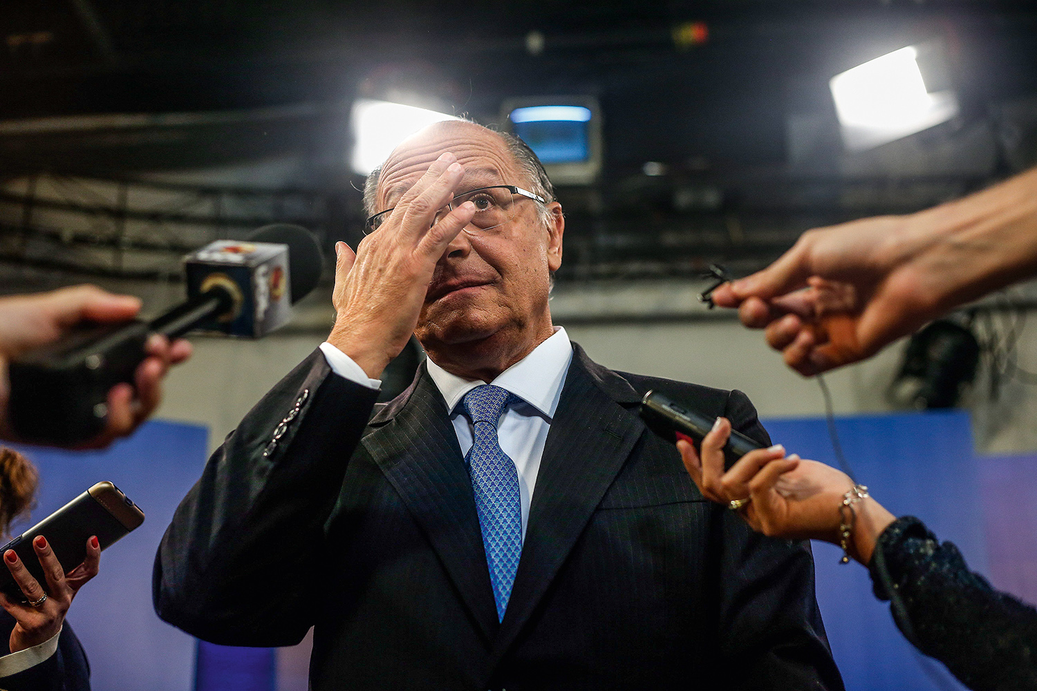 Enfim, tucano na gaiola