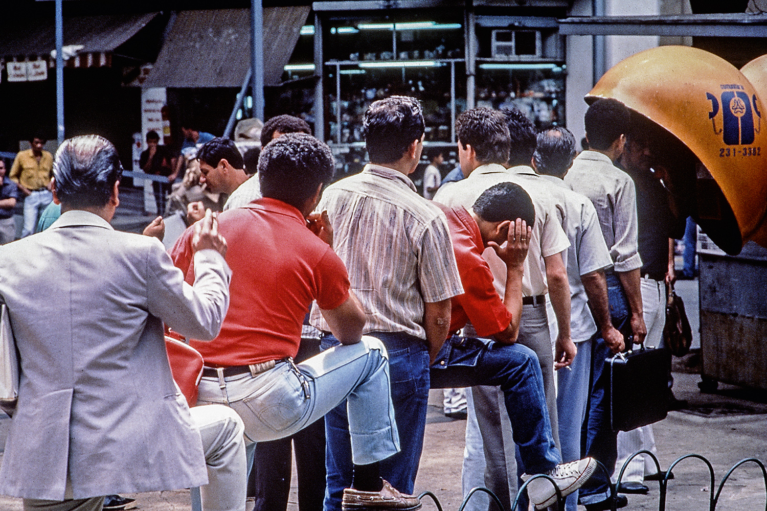 Aos trancos e barrancos