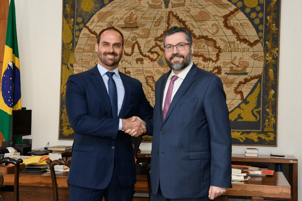 “É de fritar bolinhos” e outras notas de Carlos Brickmann