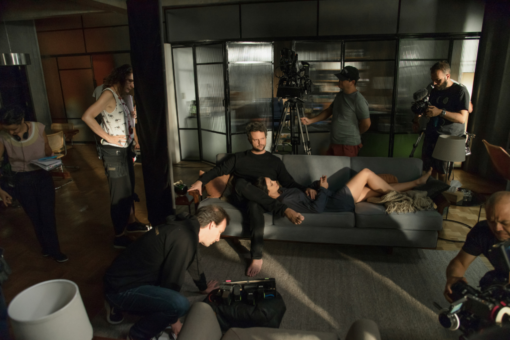 Morena Baccarin e Selton Mello acrescentam erotismo a ‘Sessão de Terapia’