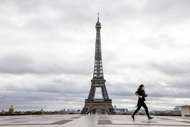 CUIDADOS&ensp;- Novos casos na Europa: restri&ccedil;&otilde;es para evitar a acelera&ccedil;&atilde;o da doen&ccedil;a -