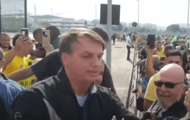 Leniência militar produziu Bolsonaro-Pazuello