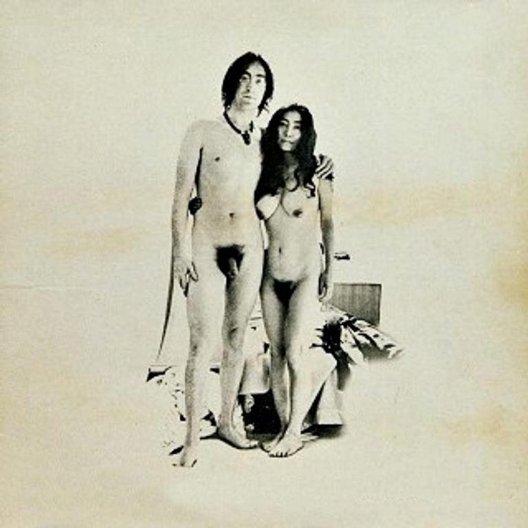 John Lennon e Yoko Ono na capa do &aacute;lbum 'Unfinished Music No. 1: Two Virgins'