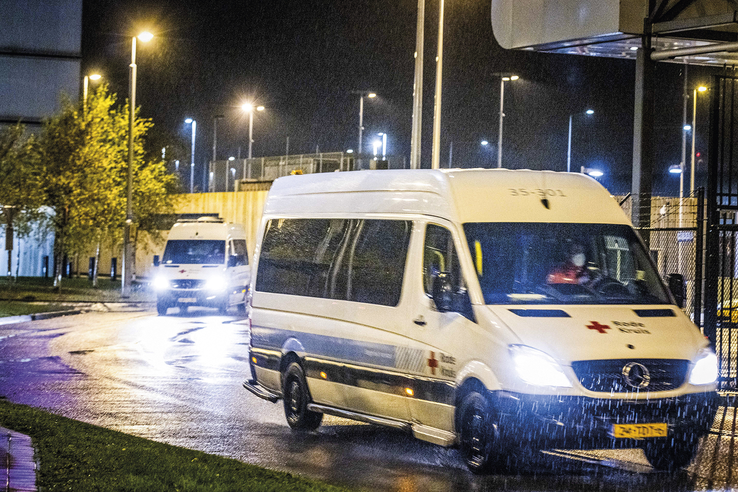 PRECAU&Ccedil;&Atilde;O -&ensp;Direto para o hospital: na Holanda, isolamento dos infectados -