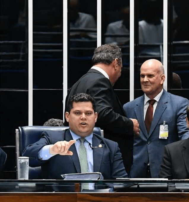 CPI do INSS deve convocar homem de confiança de Davi Alcolumbre