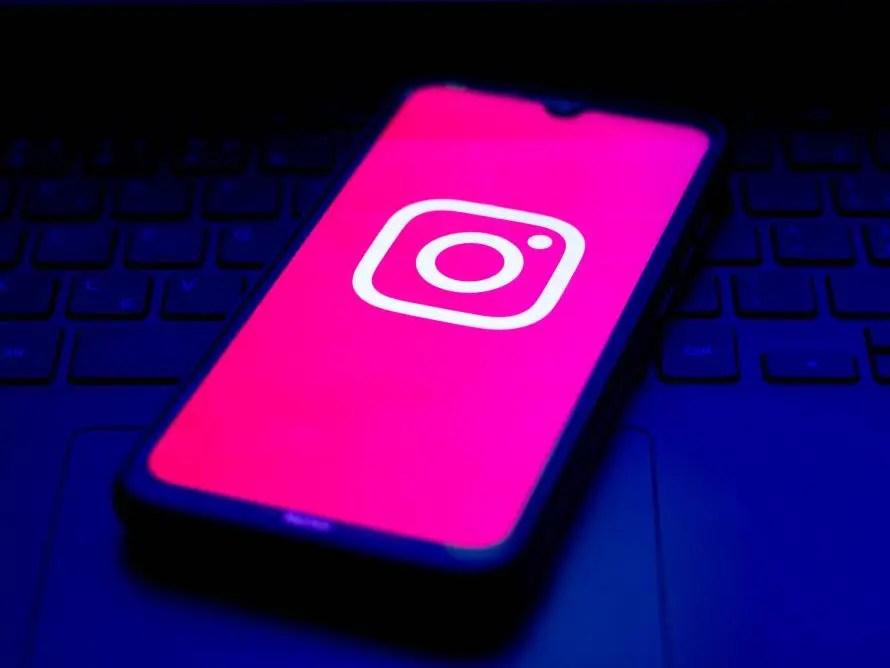 O que é ‘sextorção financeira’ e como o Instagram quer combater o crime
