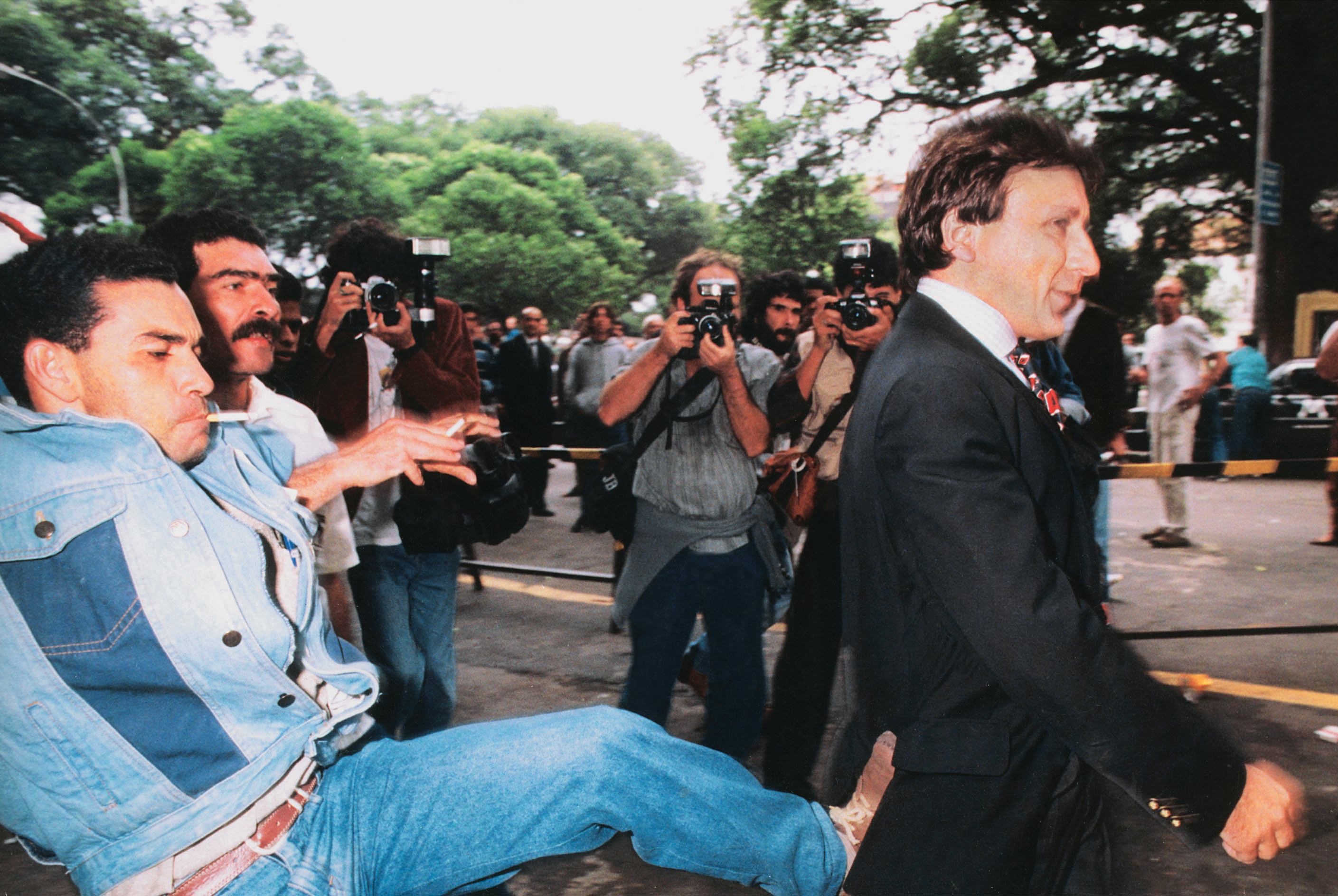 IDEOLOGIA -&ensp;Agress&atilde;o em leil&atilde;o da Usiminas, em 1991: vi&eacute;s antimercado -