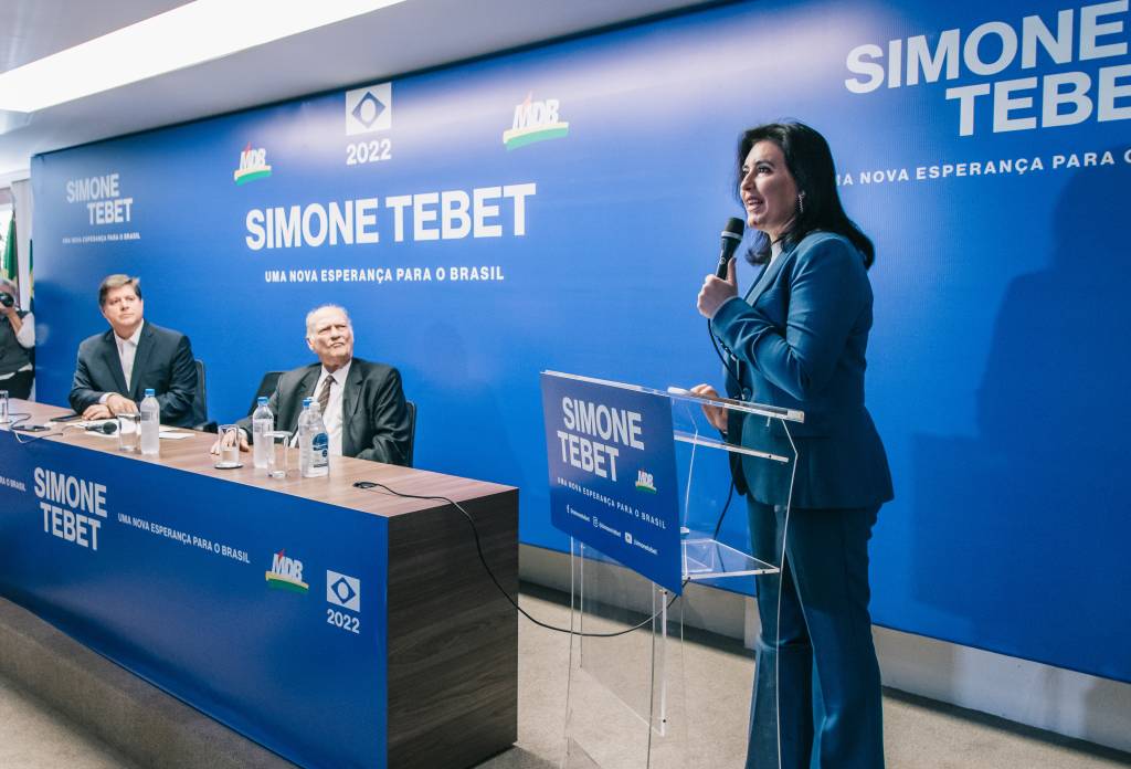 A diferença no ataque de Tebet a Bolsonaro e a Lula