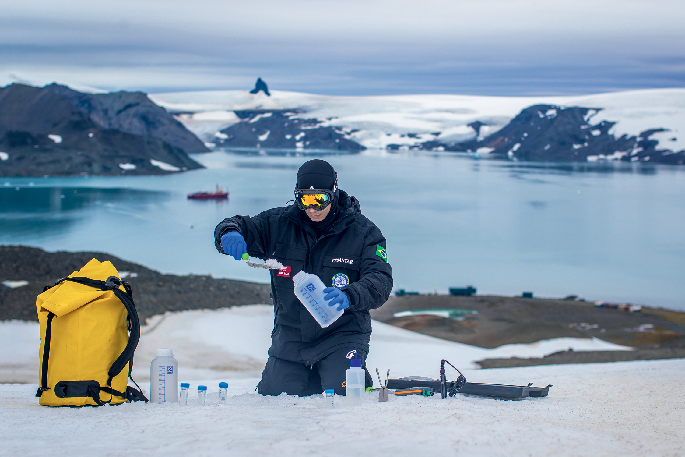 NA NEVE - Trabalho de campo do cientista brasileiro Henrique Rosa: o lugar pode ser colonizado no futuro -