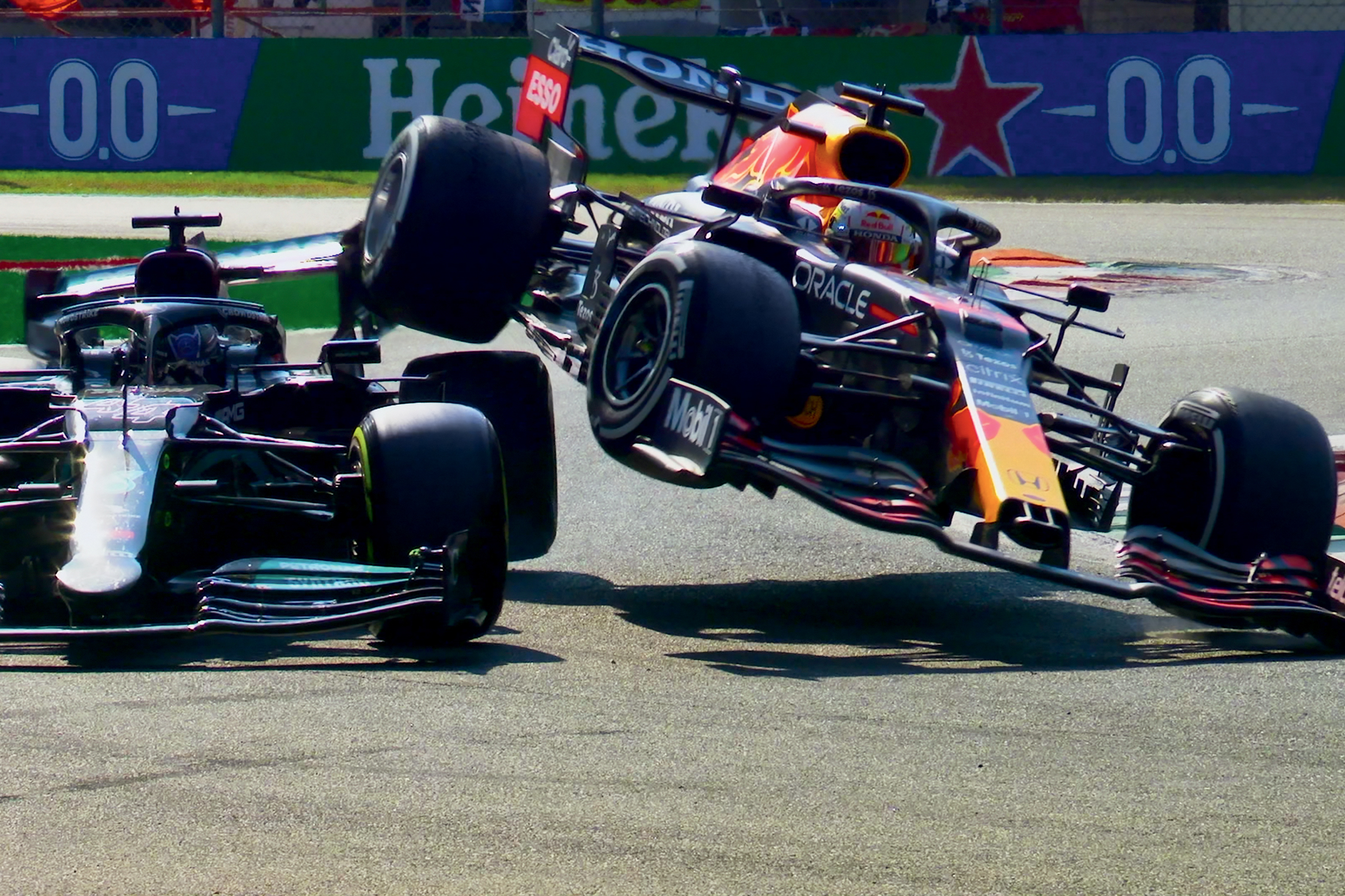 F1: DRIVE TO SURVIVE (DIRIGIR PARA VIVER) - O sucesso da s&eacute;rie ajudou a F&oacute;rmula 1 a aumentar em 77% o interesse de pessoas entre 17 e 35 anos sobre a modalidade, de acordo com a Nielsen -