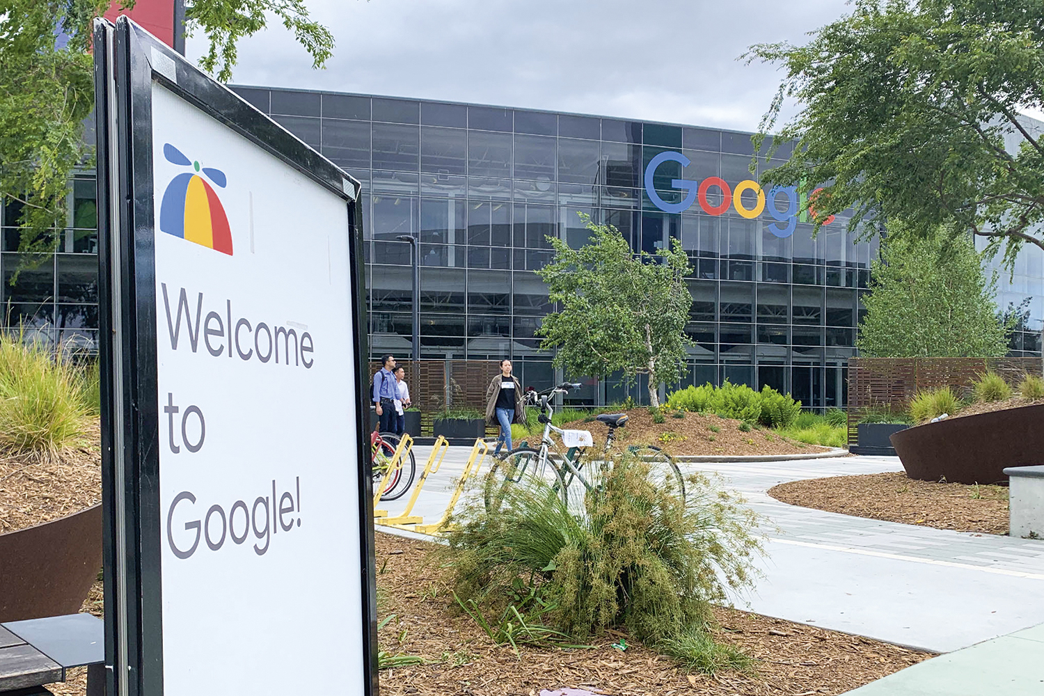 NA MIRA -&ensp;Sede da big tech nos EUA: a empresa afirma que n&atilde;o produz conte&uacute;do