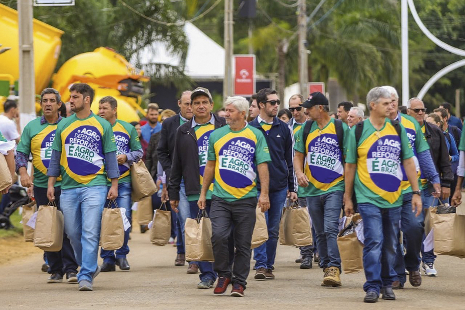 REDUTO ELEITORAL -&ensp;Marcha de homens do campo: base bastante s&oacute;lida de apoio ao ex-presidente