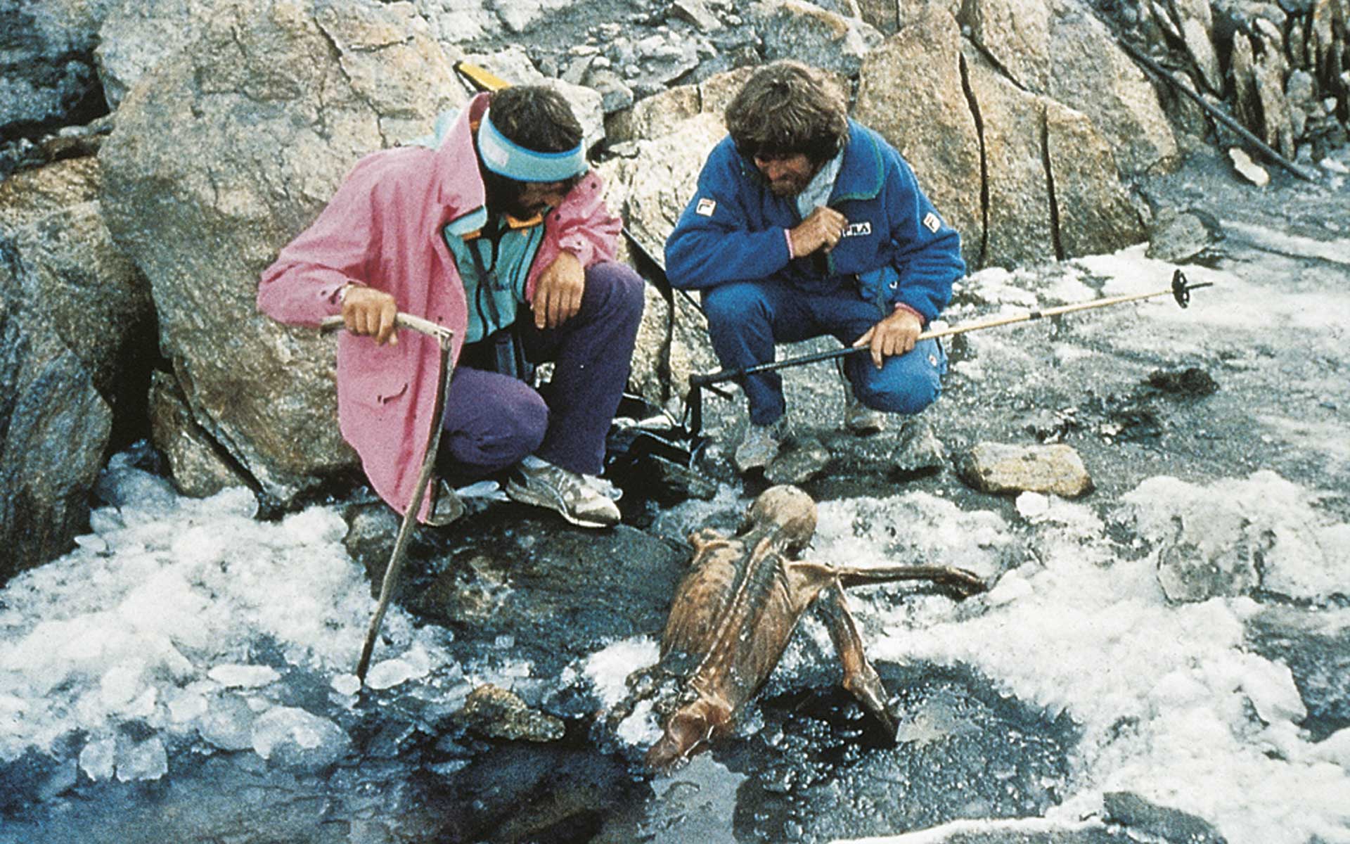 ENCONTRO - It&aacute;lia: dois alpinistas encontraram a m&uacute;mia, por acaso, em 1991