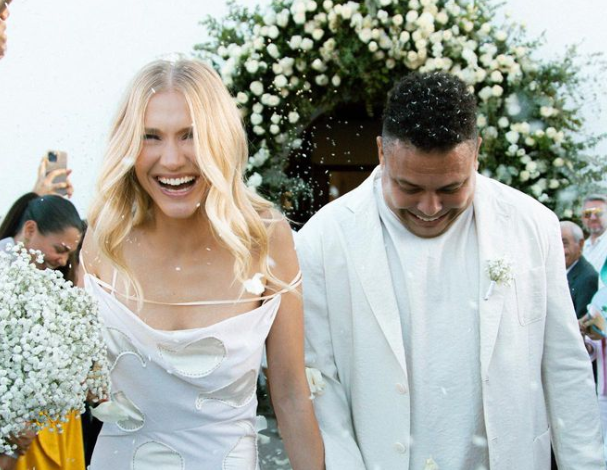 O presente de Celina Locks para as madrinhas do casamento com Ronaldo