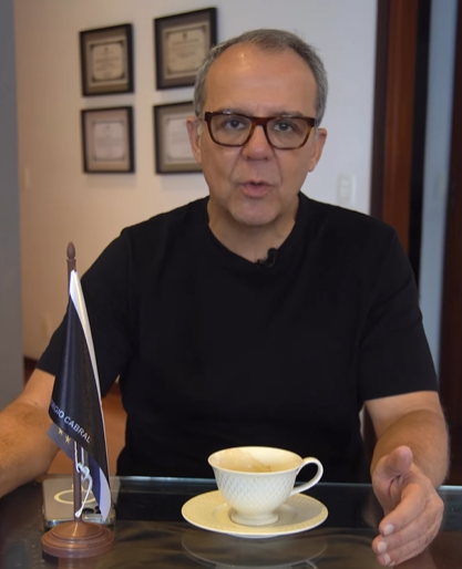 Sérgio Cabral pede para tirar tornozeleira eletrônica em exame médico