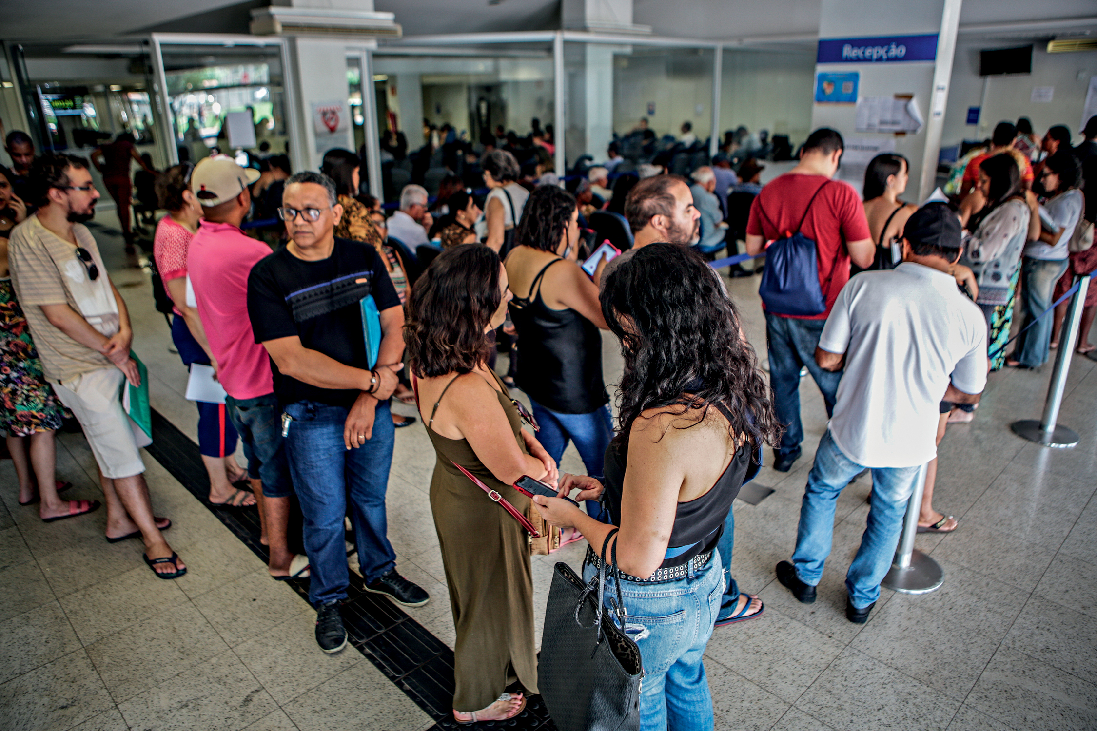 BOMBA-REL&Oacute;GIO -&ensp;Fila do INSS: gastos do governo ficaram acima do esperado