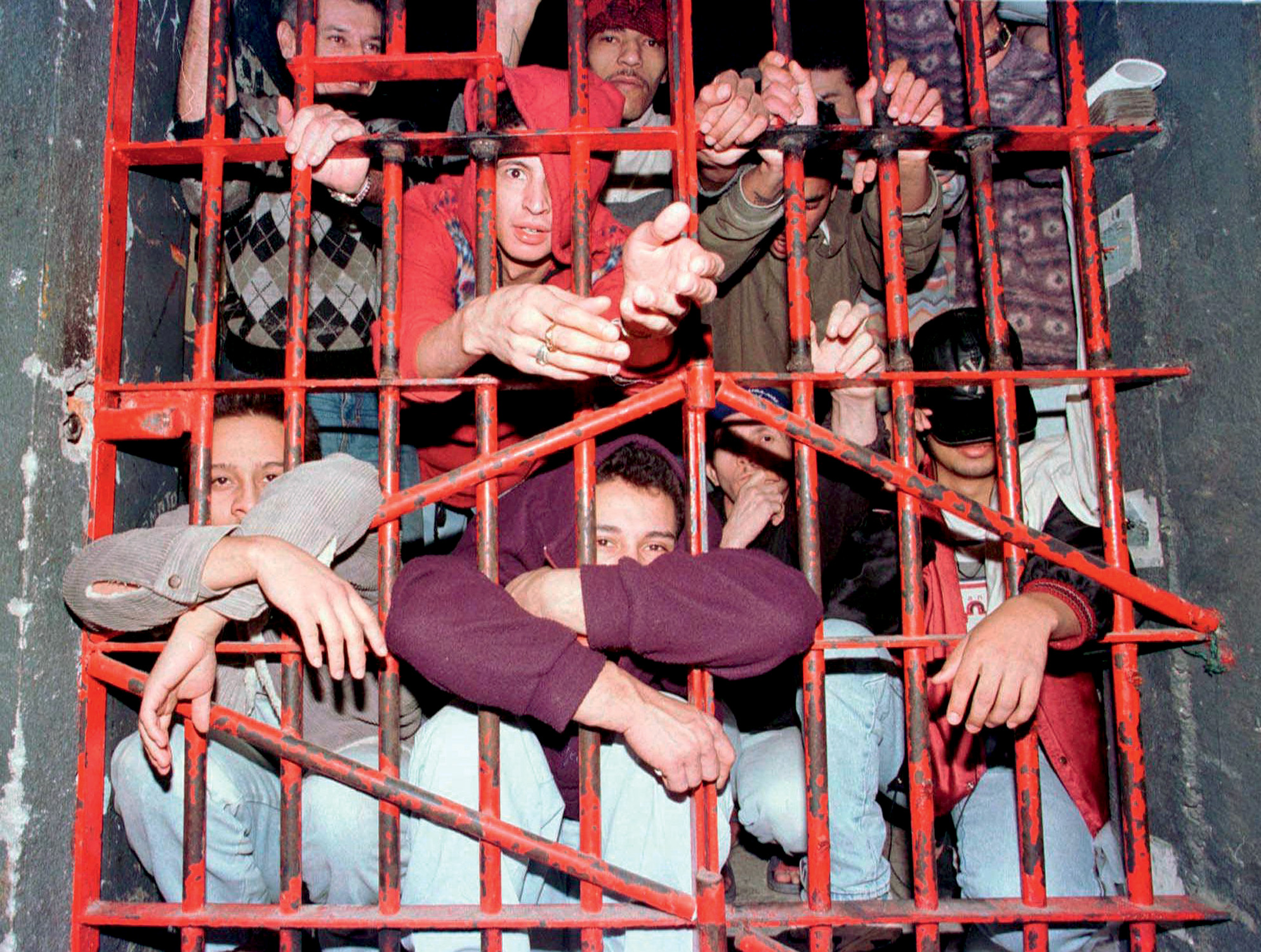 SEM RESIST&Ecirc;NCIA -&ensp;Pres&iacute;dios: C&acirc;mara dos Deputados aprovou projeto que restringe a sa&iacute;da tempor&aacute;ria de presos