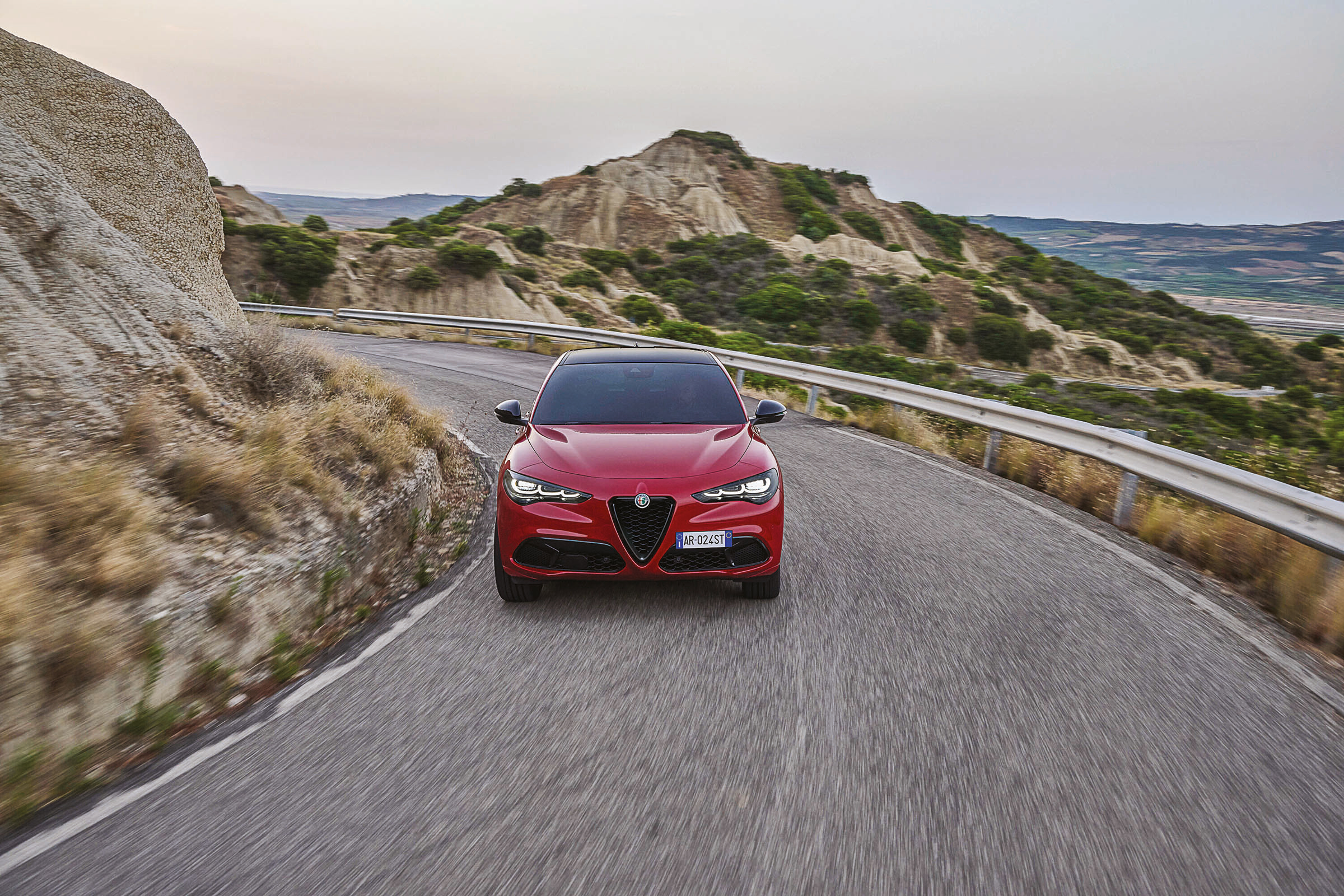 MAU EXEMPLO -&ensp;O SUV Stelvio, da Alfa Romeo: vendas em decl&iacute;nio nos EUA