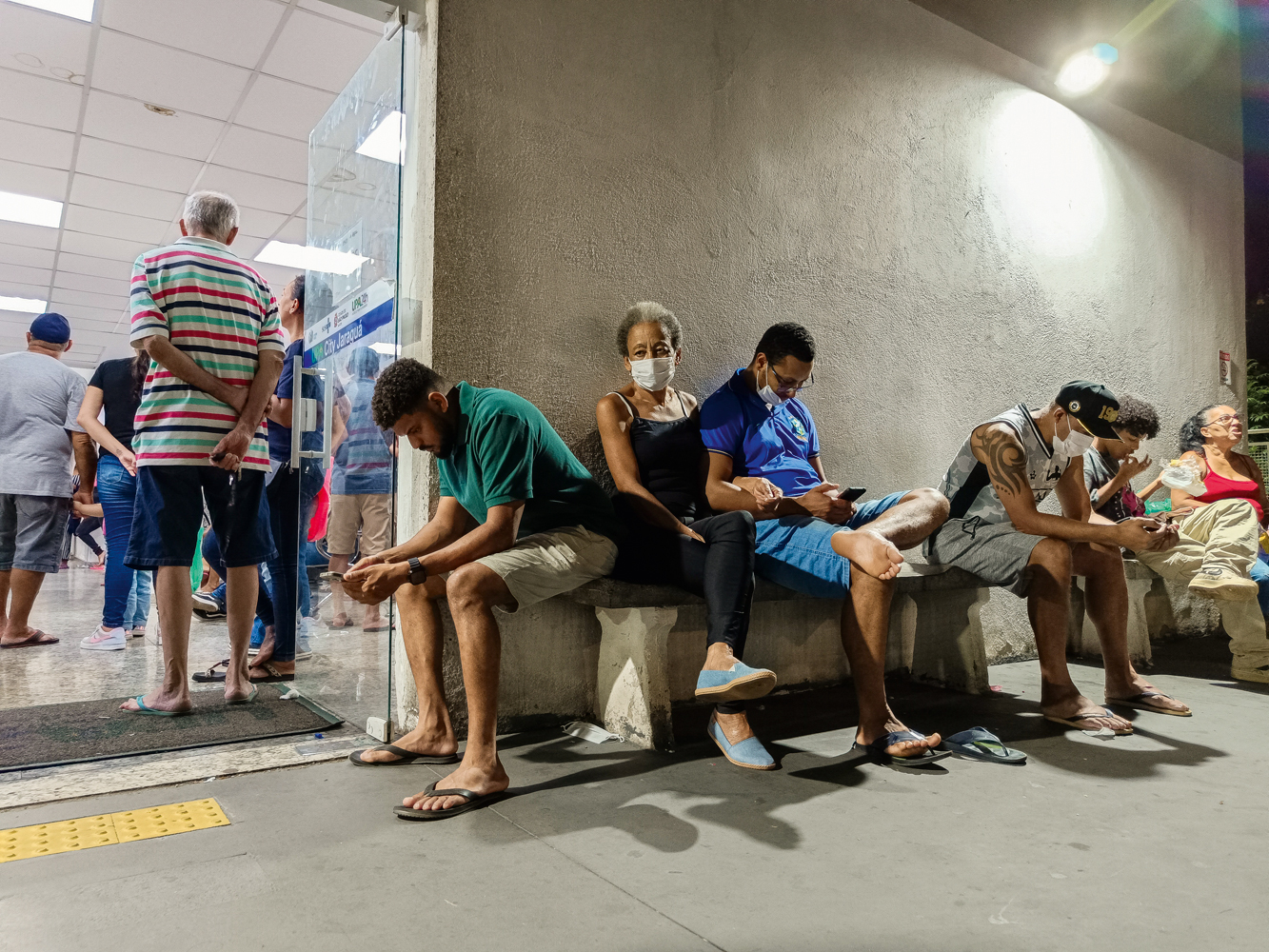 AGONIA -&ensp;Pacientes em hospital: sa&uacute;de est&aacute; no topo das afli&ccedil;&otilde;es dos eleitores