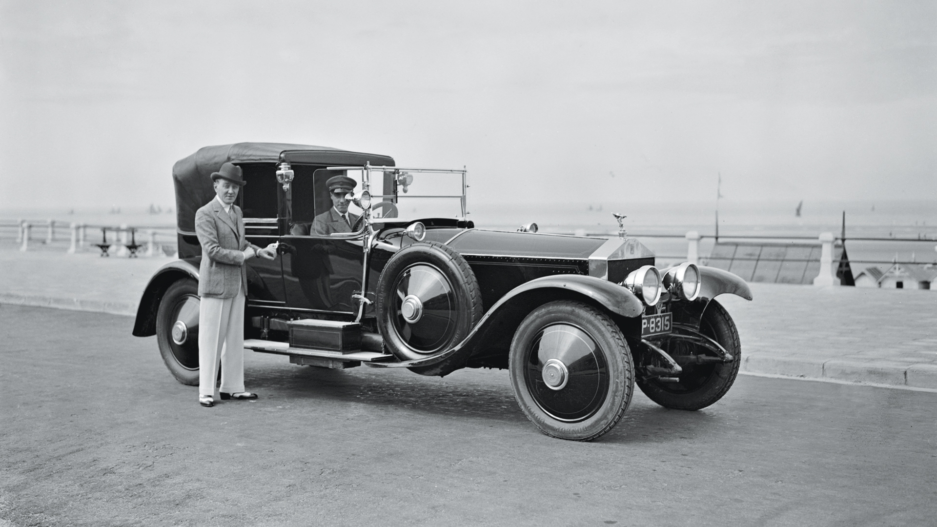 ORIGENS -&ensp;O autom&oacute;vel de 1925: a empresa produzia motor e chassi, com carroceria customizada