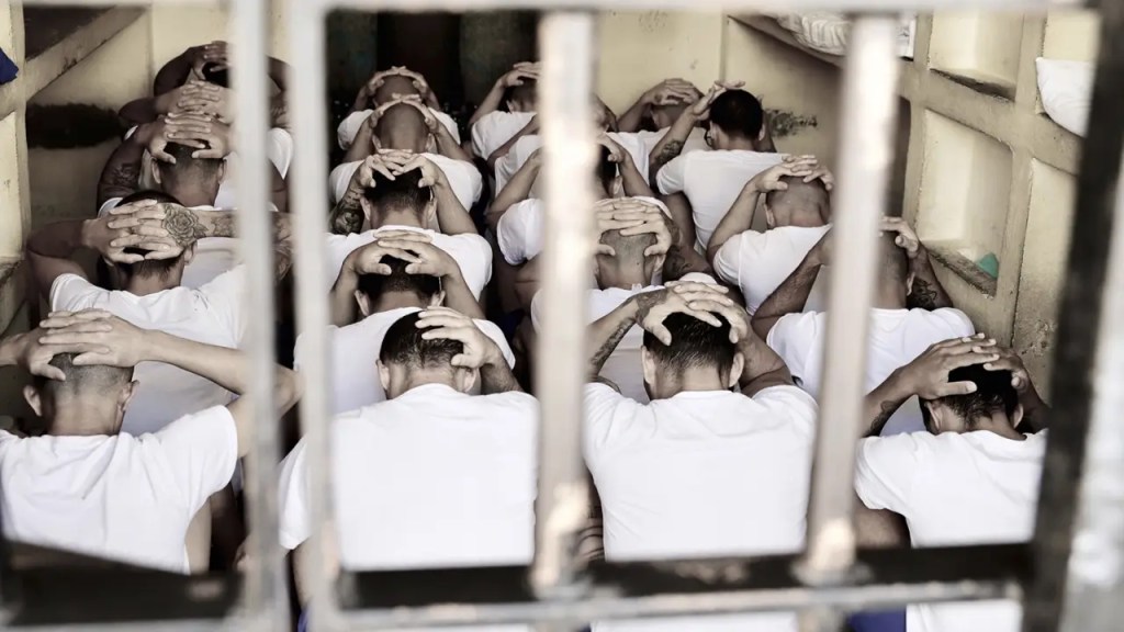 Câmara quer manter assassinos de policiais por mais tempo na prisão