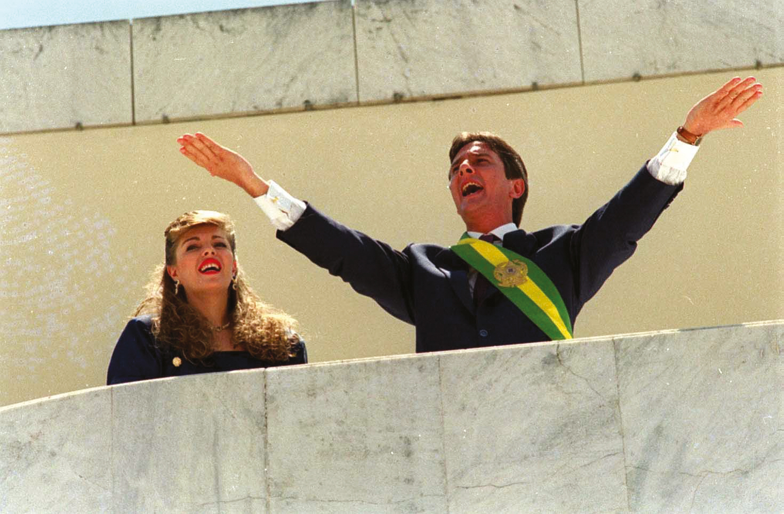 ESC&Acirc;NDALO -&ensp;Collor e Rosane: demiss&atilde;o ap&oacute;s revela&ccedil;&atilde;o de desvio de dinheiro