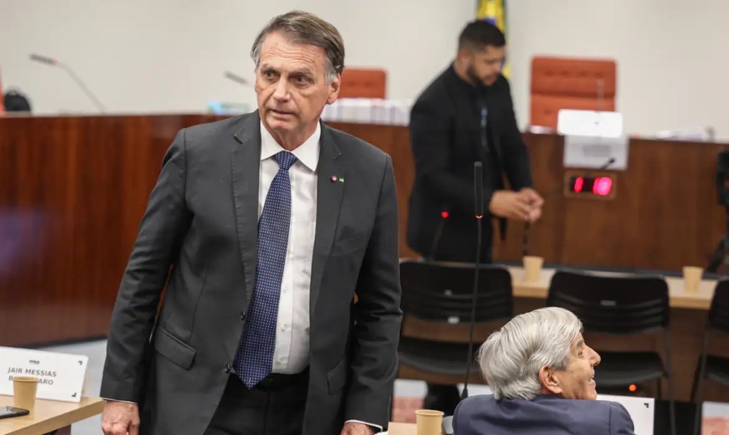 Ministério Público Militar pede perda de patente de Bolsonaro e mais quatro condenados