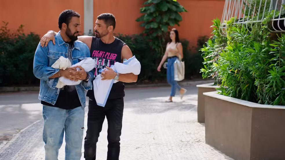 A cena bizarra de parto de um bebê reborn em ‘Vale Tudo’