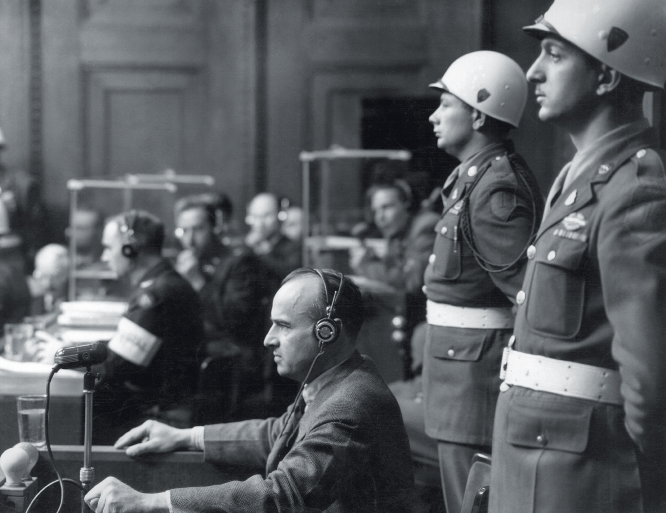 ORIGEM - Tribunal de Nuremberg, em 1945: primeiros passos da interpreta&ccedil;&atilde;o simult&acirc;nea