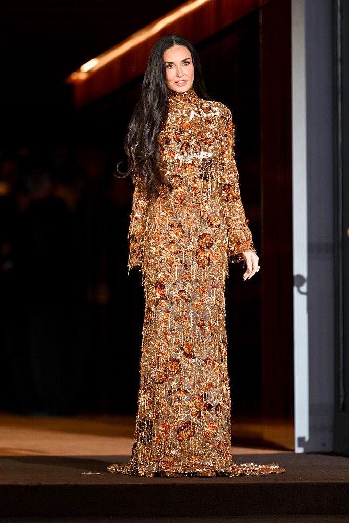Exuber&acirc;ncia: Demi Moore veste Gucci por Demna