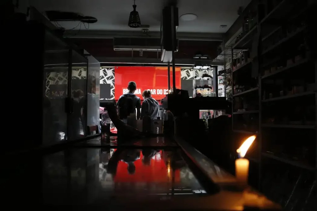 Tarcísio, Nunes e Silveira anunciam rompimento de contrato com a Enel em SP