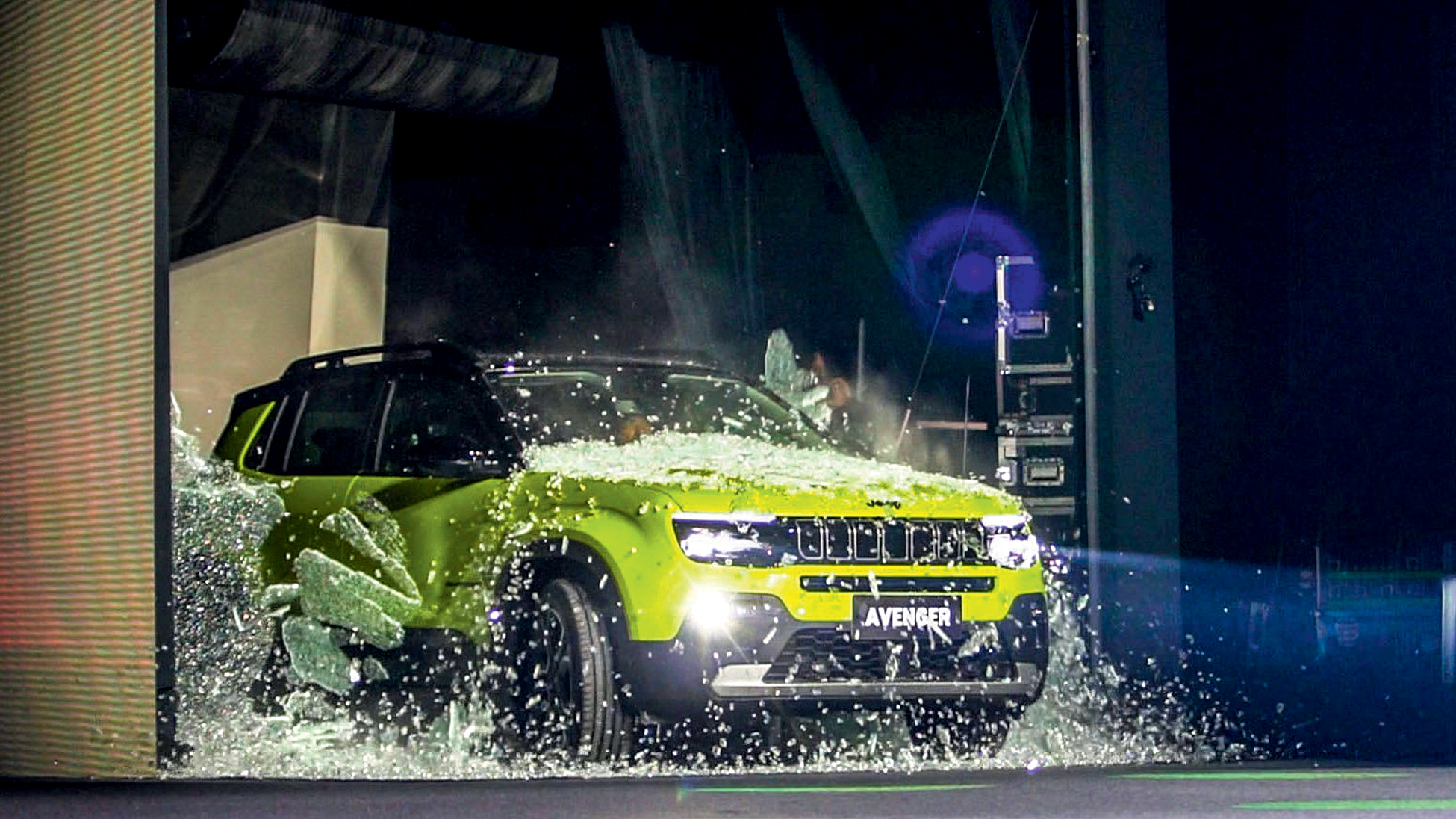 EXEMPLO -&ensp;Apresenta&ccedil;&atilde;o do Avenger: inspirado no Grand Cherokee de 1992