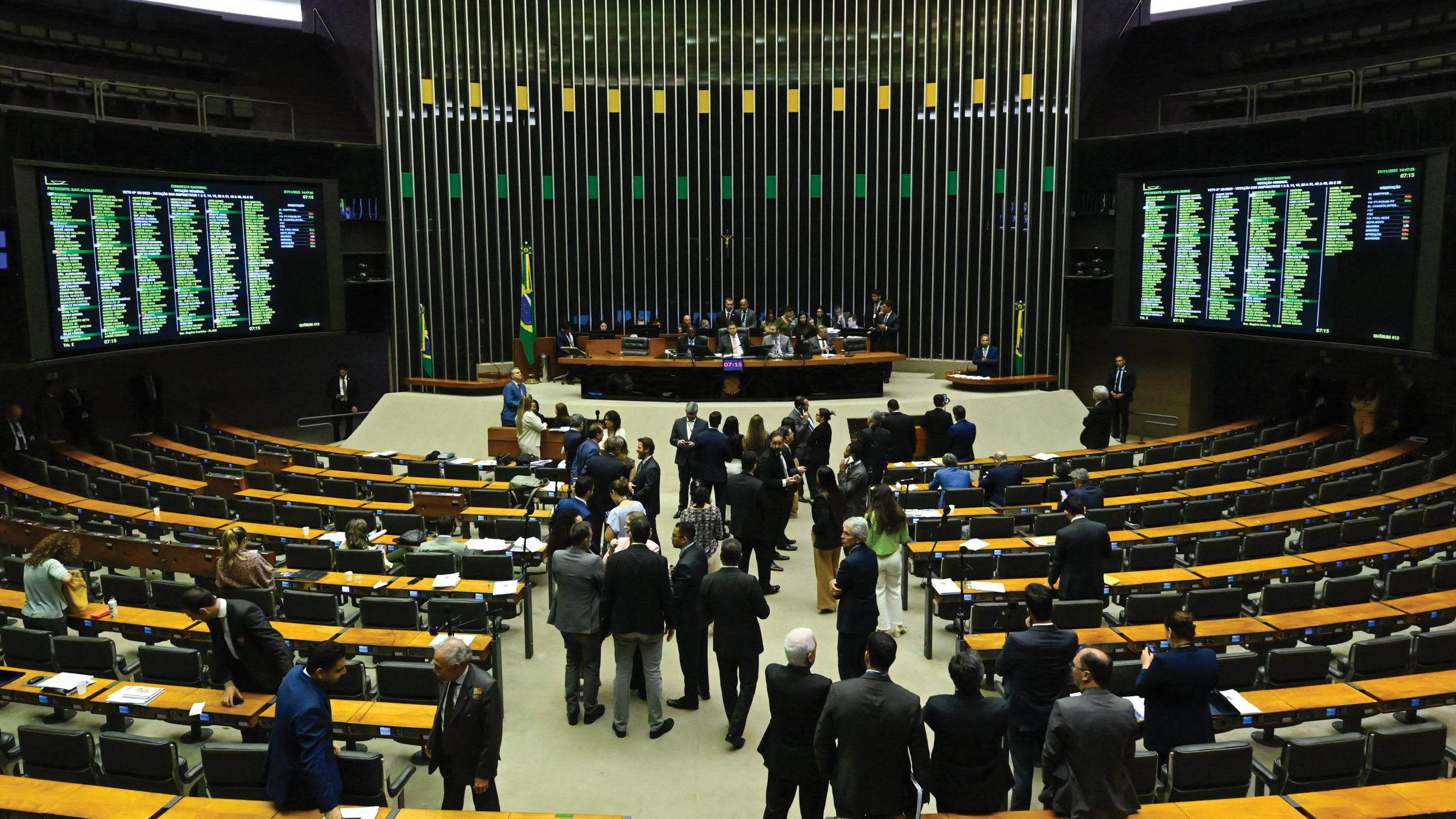 DUAS AGENDAS - Plenário: com raras exceções, deputados e senadores têm optado pelas pautas de cunho populista